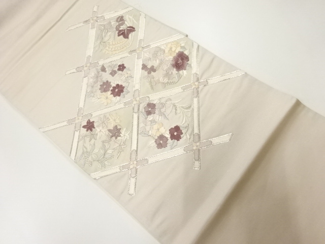 アンティーク　格天井に花丸文様刺繍袋帯（材料）